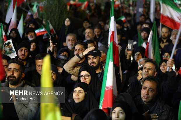 اجتماع حمایت از رزمندگان در مقابله با دشمن آمریکایی - صهیونی