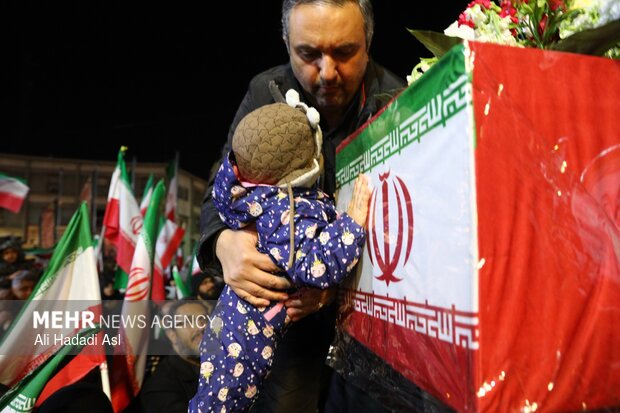 اجتماع حمایت از رزمندگان در مقابله با دشمن آمریکایی - صهیونی