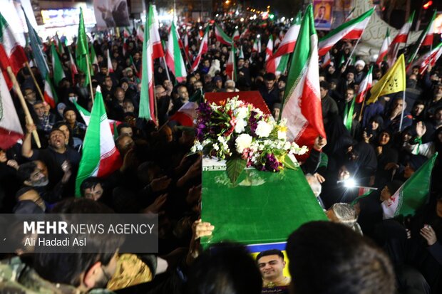 اجتماع حمایت از رزمندگان در مقابله با دشمن آمریکایی - صهیونی