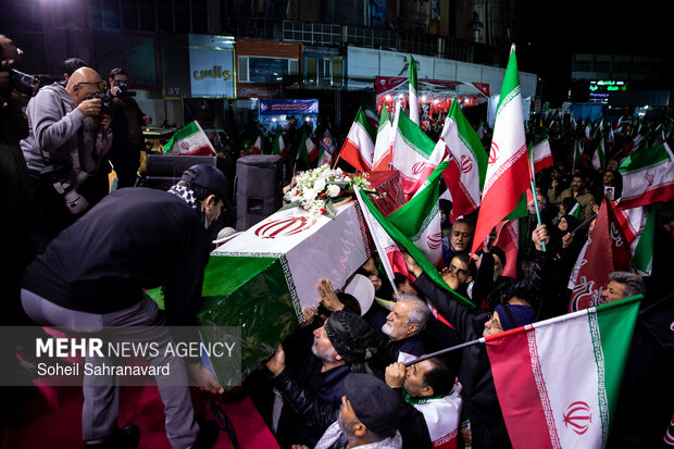 اجتماع حمایت از رزمندگان در مقابله با دشمن آمریکایی - صهیونی