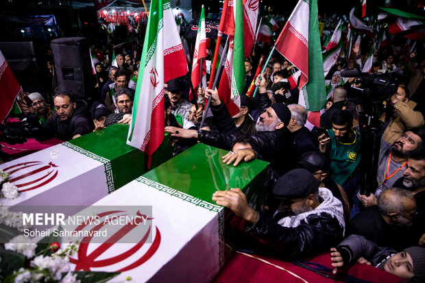 اجتماع حمایت از رزمندگان در مقابله با دشمن آمریکایی - صهیونی