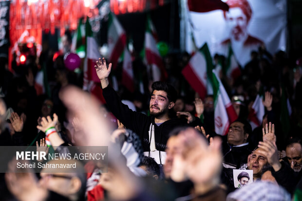 اجتماع حمایت از رزمندگان در مقابله با دشمن آمریکایی - صهیونی