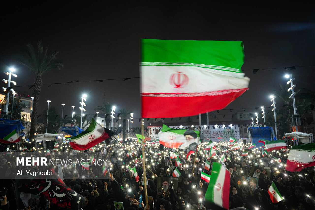 چلهنشینی دوباره در خیابانها؛ رشت همچنان پای ثابت این روزهاست چلهنشینی دوباره در خیابانها؛ رشت همچنان پای ثابت این روزهاست