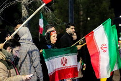 قمی‌ها همچنان پای کار ایران؛ تداوم حضور مردمی در شب ۲۳۴