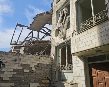 زخم‌های جنگ اینجا معجزه می‌کنند؛ زندگی با بمب در خیابان «ایران»