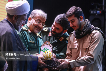 شهید سلیمانی نمونه‌ای درخشان از ایمان، شجاعت، خلوص و ولایت‌مداری بود