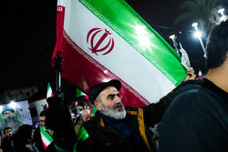 راهپیمایی شبانه مردم لوشان در حمایت از نیروهای مسلح