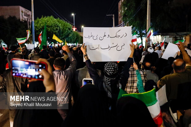 تجمع شبانه اهوازی‌ها در دفاع از امنیت کشور
