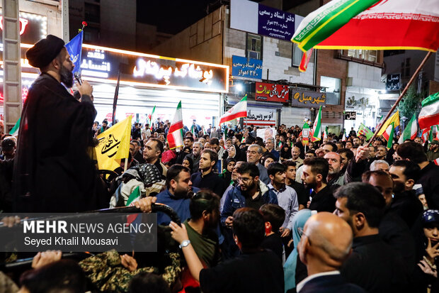 تجمع شبانه اهوازی‌ها در دفاع از امنیت کشور