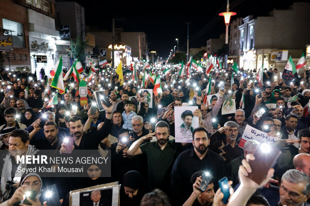 تجمع شبانه اهوازی‌ها در دفاع از امنیت کشور