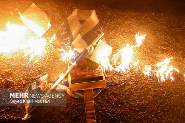 تجمع شبانه اهوازی‌ها در دفاع از امنیت کشور