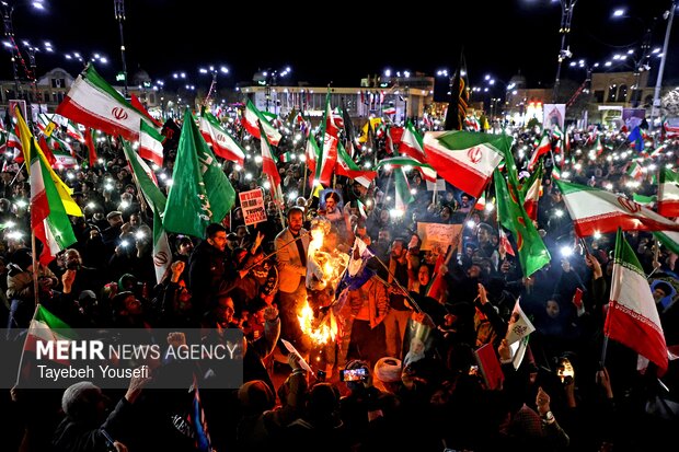 اجتماع شبانه همدانی‌ها در دفاع از امنیت کشور