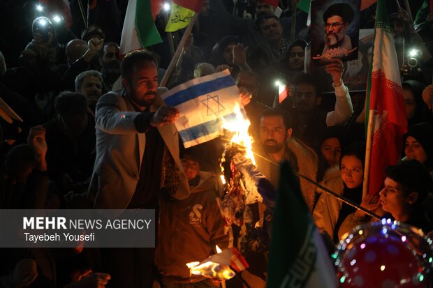 اجتماع شبانه همدانی‌ها در دفاع از امنیت کشور