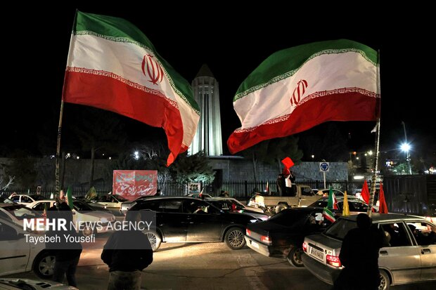 اجتماع شبانه همدانی‌ها در دفاع از امنیت کشور