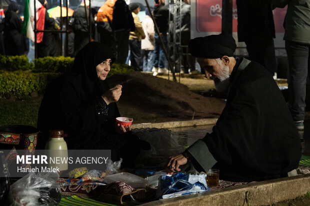 اجتماع شبانه گرگانی‌ها در دفاع از امنیت کشور