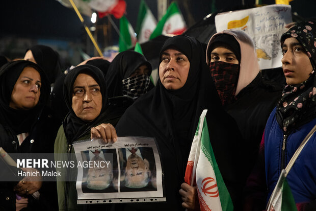 اجتماع شبانه گرگانی‌ها در دفاع از امنیت کشور