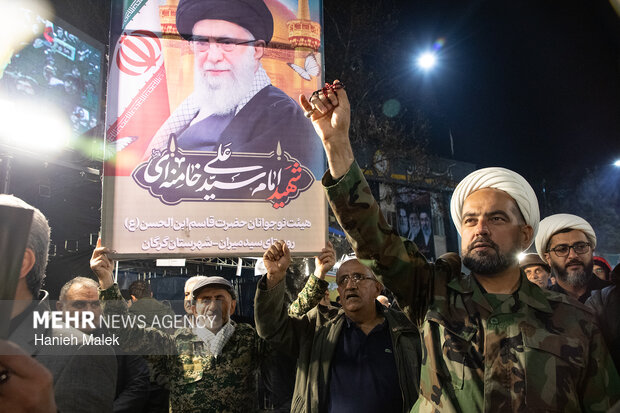 اجتماع شبانه گرگانی‌ها در دفاع از امنیت کشور