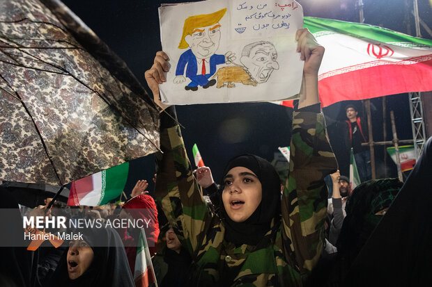 اجتماع شبانه گرگانی‌ها در دفاع از امنیت کشور