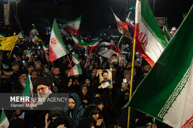 اجتماع شبانه گرگانی‌ها در دفاع از امنیت کشور