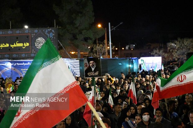 اجتماع شبانه بیرجندی‌ها در دفاع از امنیت کشور