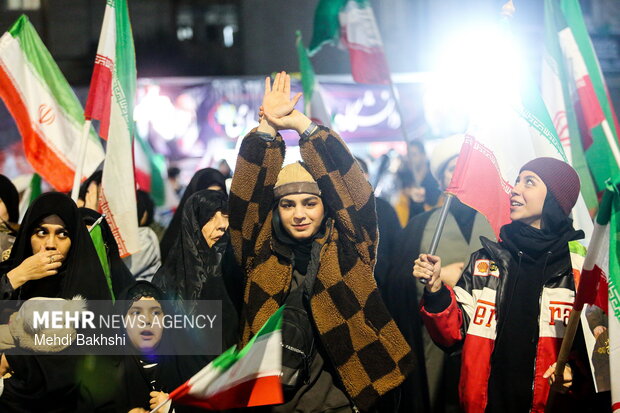 خیابان‌های قم لبریز از حماسه؛ صدای واحد دردفاع از ایران جان