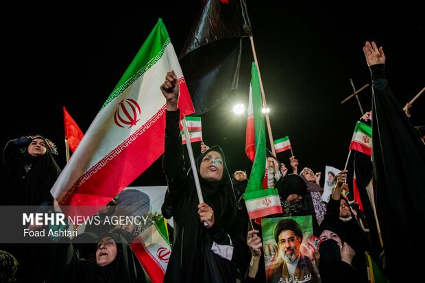 اجتماع حمایت از رزمندگان در مقابله با دشمن آمریکایی - صهیونی