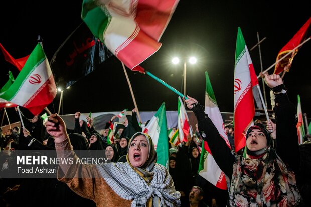 اجتماع حمایت از رزمندگان در مقابله با دشمن آمریکایی - صهیونی