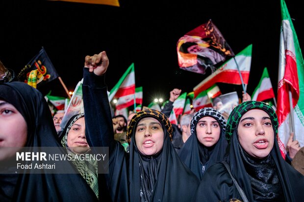 اجتماع حمایت از رزمندگان در مقابله با دشمن آمریکایی - صهیونی