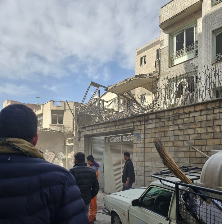 زخمهای جنگ اینجا معجزه میکنند؛ زندگی با بمب در خیابان "ایران"