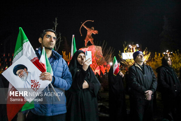 اجتماع حمایت از رزمندگان در مقابله با دشمن آمریکایی - صهیونی