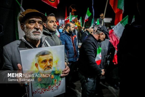 اجتماع حمایت از رزمندگان در مقابله با دشمن آمریکایی - صهیونی