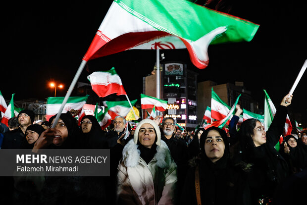 اجتماع حمایت از رزمندگان در مقابله با دشمن آمریکایی - صهیونی