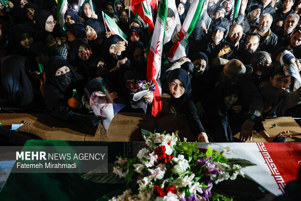 اجتماع حمایت از رزمندگان در مقابله با دشمن آمریکایی - صهیونی