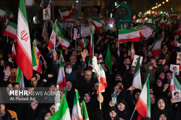اجتماع حمایت از رزمندگان در مقابله با دشمن آمریکایی - صهیونی