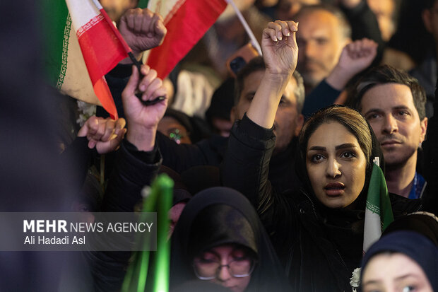 اجتماع حمایت از رزمندگان در مقابله با دشمن آمریکایی - صهیونی