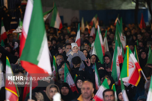 اجتماع حمایت از رزمندگان در مقابله با دشمن آمریکایی - صهیونی