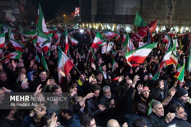 اجتماع حمایت از رزمندگان در مقابله با دشمن آمریکایی - صهیونی