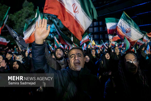اجتماع حمایت از رزمندگان در مقابله با دشمن آمریکایی - صهیونی