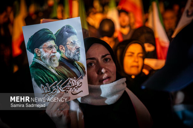اجتماع حمایت از رزمندگان در مقابله با دشمن آمریکایی - صهیونی