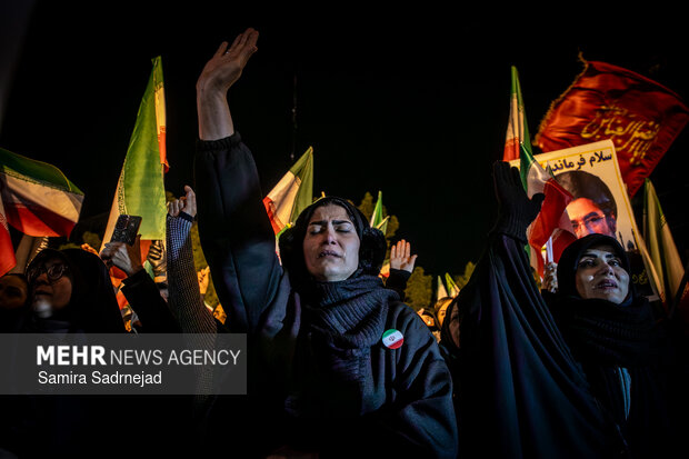 اجتماع حمایت از رزمندگان در مقابله با دشمن آمریکایی - صهیونی