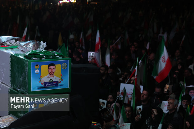 اجتماع حمایت از رزمندگان در مقابله با دشمن آمریکایی – صهیونی اجتماع حمایت از رزمندگان در مقابله با دشمن آمریکایی – صهیونی