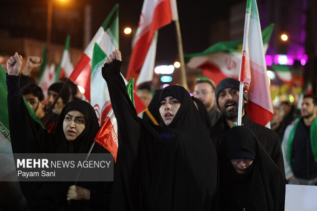 اجتماع حمایت از رزمندگان در مقابله با دشمن آمریکایی - صهیونی