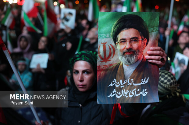 اجتماع حمایت از رزمندگان در مقابله با دشمن آمریکایی - صهیونی