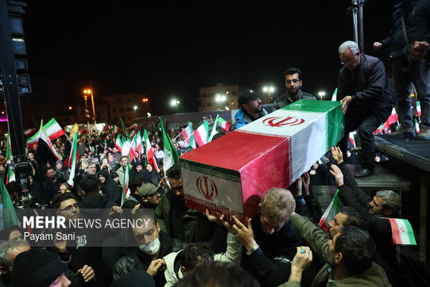 اجتماع حمایت از رزمندگان در مقابله با دشمن آمریکایی - صهیونی