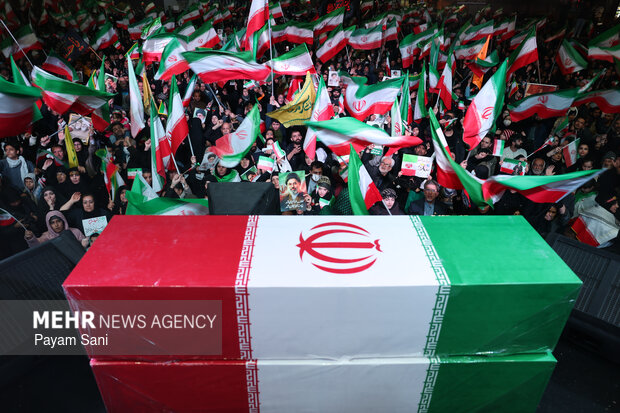 اجتماع حمایت از رزمندگان در مقابله با دشمن آمریکایی - صهیونی