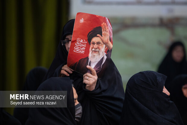 مراسم وداع با پیکر شهید علیرضا دهقانی آرانی