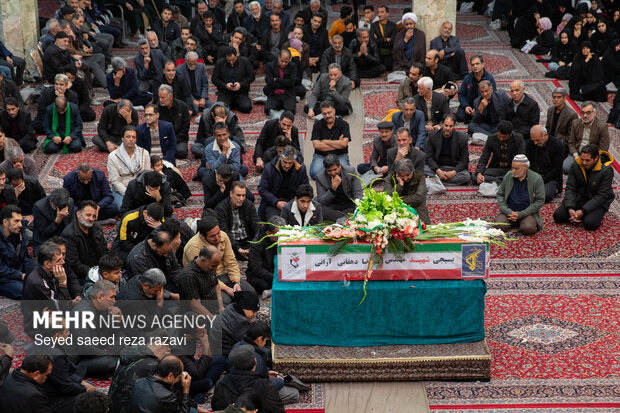 مراسم وداع با پیکر شهید علیرضا دهقانی آرانی