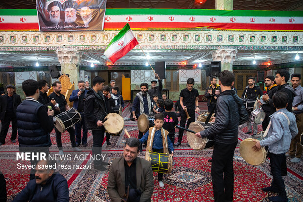 مراسم وداع با پیکر شهید علیرضا دهقانی آرانی