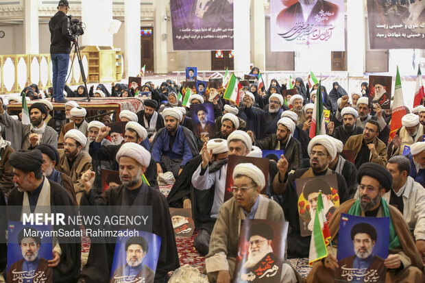 تجمع طلاب و روحانیون فارس در بیعت با رهبری