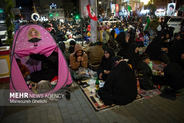 اجتماع شبانه شاهرودی‌ها در دفاع از امنیت کشور